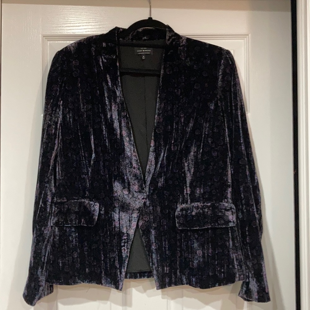 LUCKY BRAND Stylish Velvet Blazer for Fall EUC